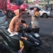 Hari Pertama Operasi Zebra di Bitung Diwarnai Aksi Humanis, Kasat Lantas Beri Helm untuk Ibu yang Sedang Buru-buru Bawa Anak Berobat