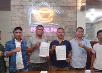 Para pelapor foto bersama usai konferensi pers.