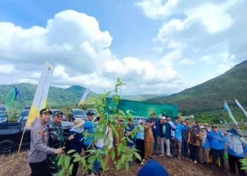 Danramil 1006-05/Karang Intan Turut Sukseskan Penanaman Pohon Serentak se-Indonesia di Tahura Sultan Adam