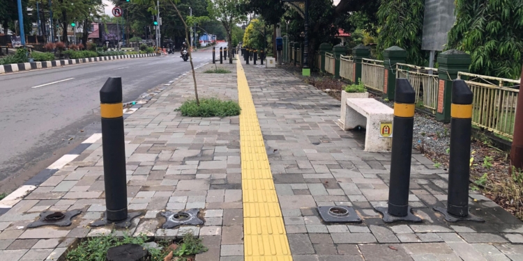 Empat Tahun Pengerjaan Trotoar, 91 Bollard Hilang Digondol Maling
