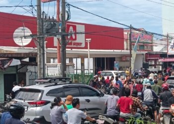 Bantuan Terlambat, Warga Tapteng Kelaparan dan Menjarah Supermarket