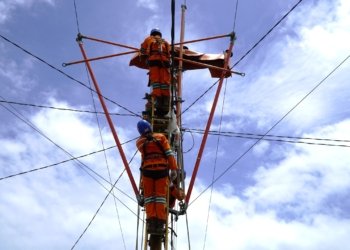 Dukung Keterbukaan Informasi dan Keandalan Kelistrikan, PLN Kalselteng Raih Penghargaan dari Media