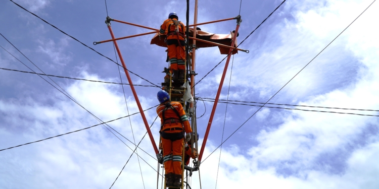 Dukung Keterbukaan Informasi dan Keandalan Kelistrikan, PLN Kalselteng Raih Penghargaan dari Media