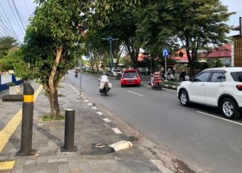 Bollard Trotoar di Sepanjang Ruas Jalan Panglima Batur Banjarbaru Digondol Maling