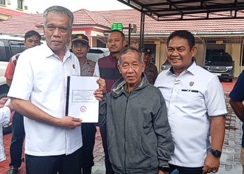 Aksi BABAK Kalsel Desak Penindakan Dugaan Penghalangan Proyek Jalan Usaha Tani di HSU