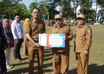 Wakil Bupati Banjar Serahkan Penghargaan Kompetisi Intan Banjar dan LKTI 2025: Wadah Lahirnya Inovator Daerah