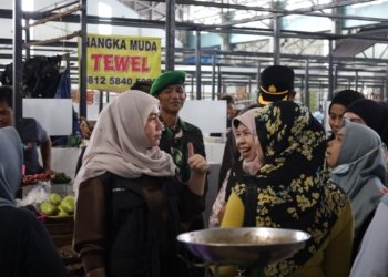 Antisipasi Lonjakan Harga Jelang Natal dan Tahun Baru, Kodim 1006/Banjar Dampingi TPID Banjarbaru Gelar Sidak Pasar Bauntung