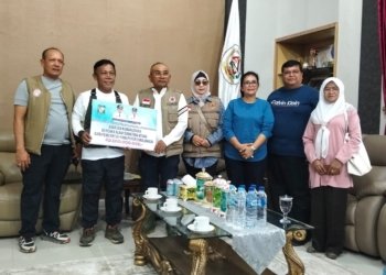 Bupati Tapanuli Tengah (Tapteng) Masinton Pasaribu menerima langsung bantuan kemanusiaan dari Bupati Simalungun, Anton Achmad Saragih, berupa paket sembako dan uang tunai senilai Rp500 juta.