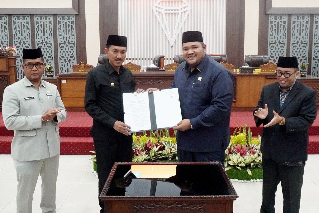 DPRD Banjar Sahkan Dua Perda Strategis, Perkuat Fondasi PAD dan Dorong Ekonomi Kerakyatan
