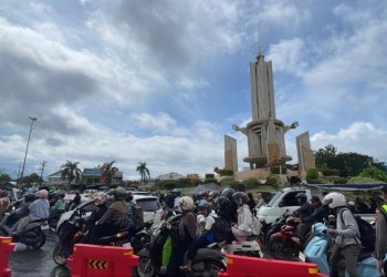 Arus Kepulangan Jamaah 5 Rajab Padati Bundaran Simpang Empat Banjarbaru