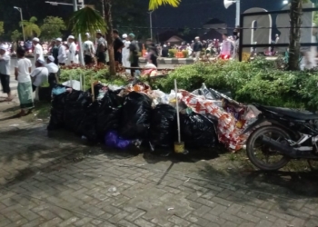 Di Balik Jutaan Jamaah 5 Rajab Sekumpul, Relawan Kebersihan Berjibaku Jaga Martapura Tetap Barasih