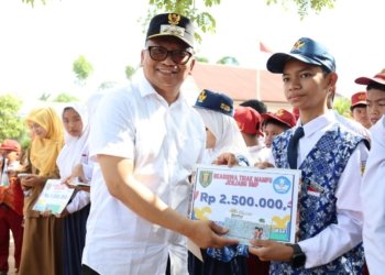 Pemkab Tabalong Salurkan Beasiswa Rp12,1 Miliar untuk 9.022 Pelajar SD dan SMP