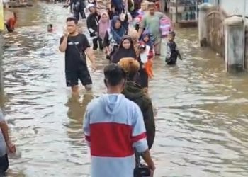Combo! Banjir di Banjar Terus Naik, Jemaah Makin Banyak