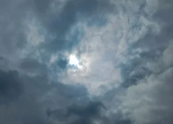 Waspada Peringatan Dini! Hujan Lebat Disertai Petir dan Angin Kencang Di Kalsel