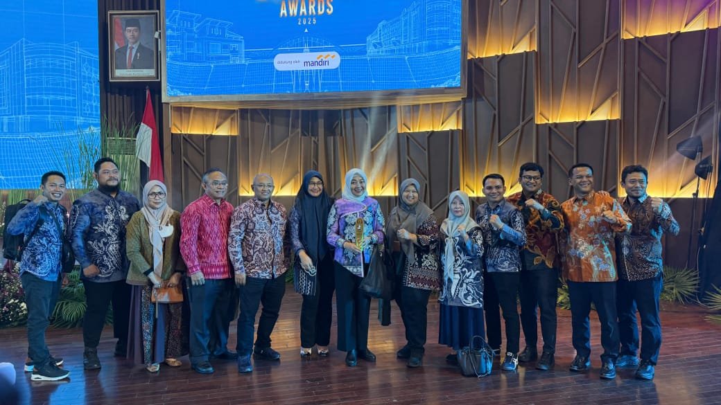 Pemerintah Kabupaten Banjar berhasil meraih Peringkat 1 Nasional Sutami Awards kategori Pemerintah Daerah Kabupaten/Kota dengan Kinerja Terbaik dalam Pembinaan dan Pengawasan Penyelenggaraan Jasa Konstruksi.