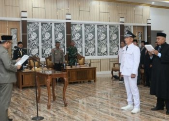 Tabalong Lantik Juhri sebagai Kepala Desa Manduin PAW