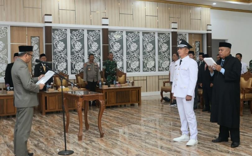 Tabalong Lantik Juhri sebagai Kepala Desa Manduin PAW