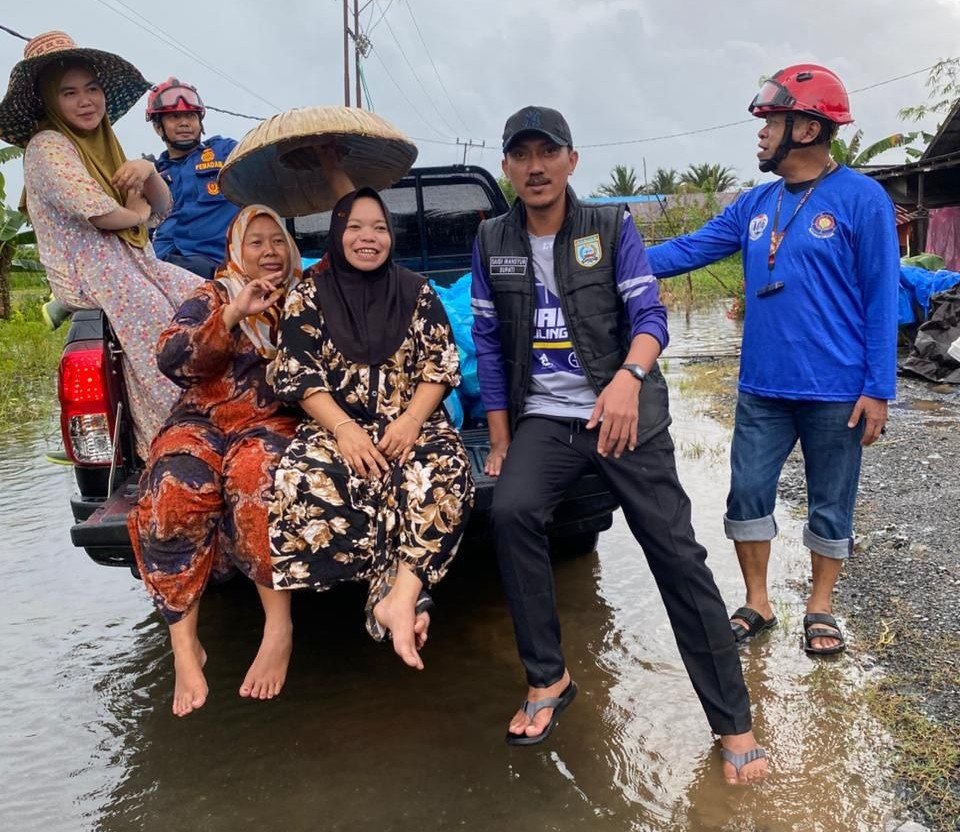 Bupati Banjar Turun Langsung ke Lokasi Banjir, 2.000 Paket Bantuan Disalurkan di Martapura