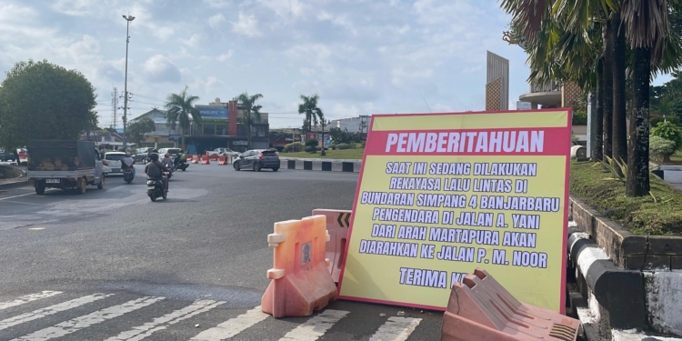 Hari Pertama Uji Coba Rekayasa Lalin Bundaran Simpang Empat, Warga Akui Kebingungan