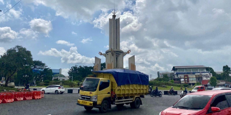 Uji Coba Rekayasa Lalin Bundaran Simpang Empat Dievaluasi, Kemacetan Belum Terurai