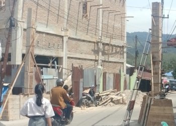 Diduga Langgar Aturan dan Tanpa Izin PUPR, Ikon Desa Mela I Terancam Dibongkar