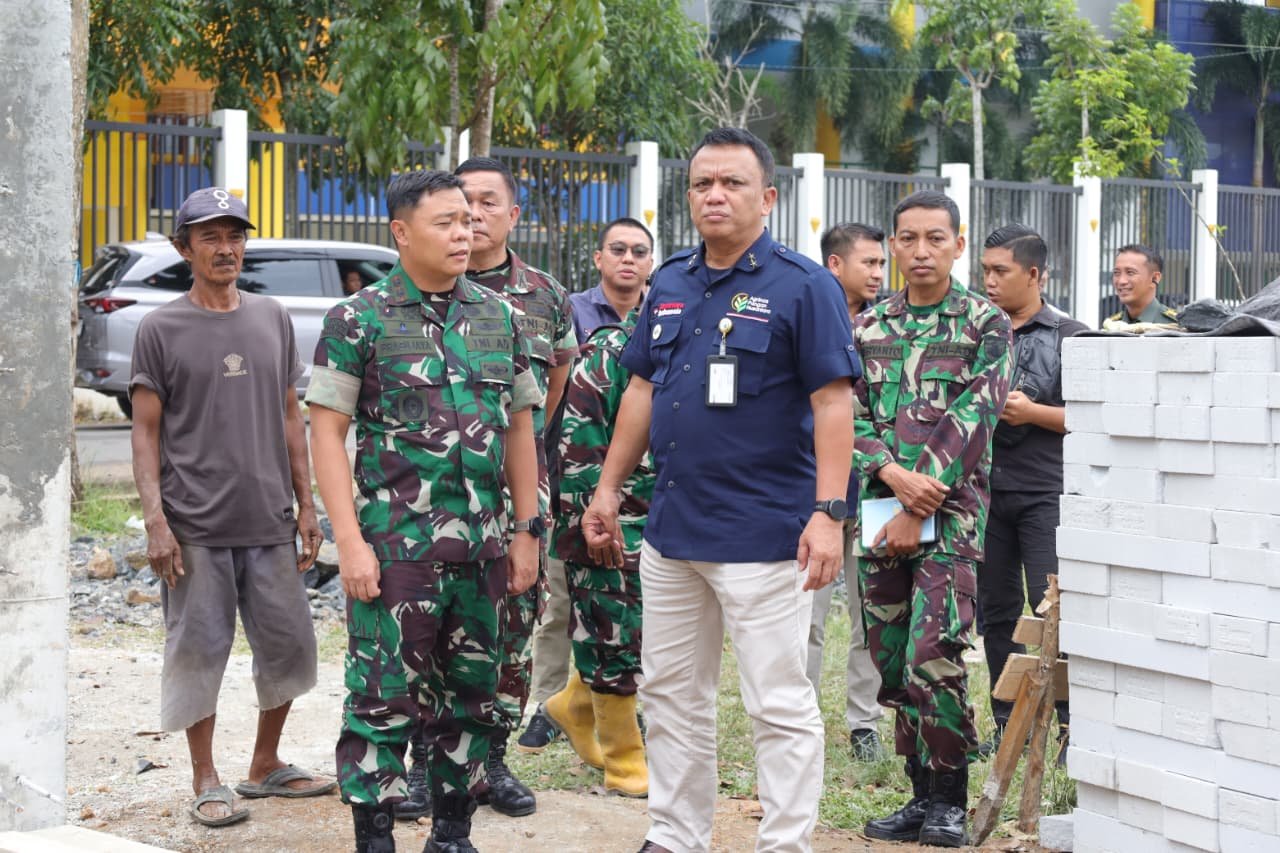 Pastikan Tepat Sasaran, Staf Khusus Panglima TNI Tinjau Pembangunan KDKMP di Wilayah Kodim 1006/Banjar