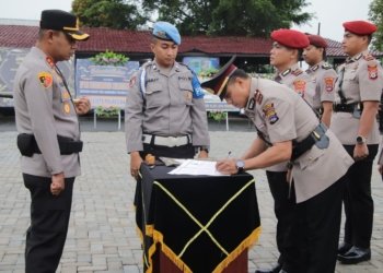 Kapolres Banjar Pimpin Sertijab Pejabat Utama dan Kapolsek Jajaran, Tekankan Pelayanan Humanis