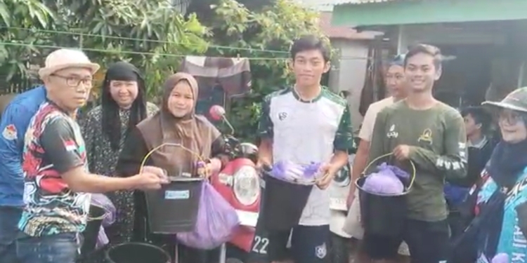 GRN Bersama FAJI dan Relawan Lingkungan Salurkan Bantuan Pascabanjir di Kabupaten Banjar