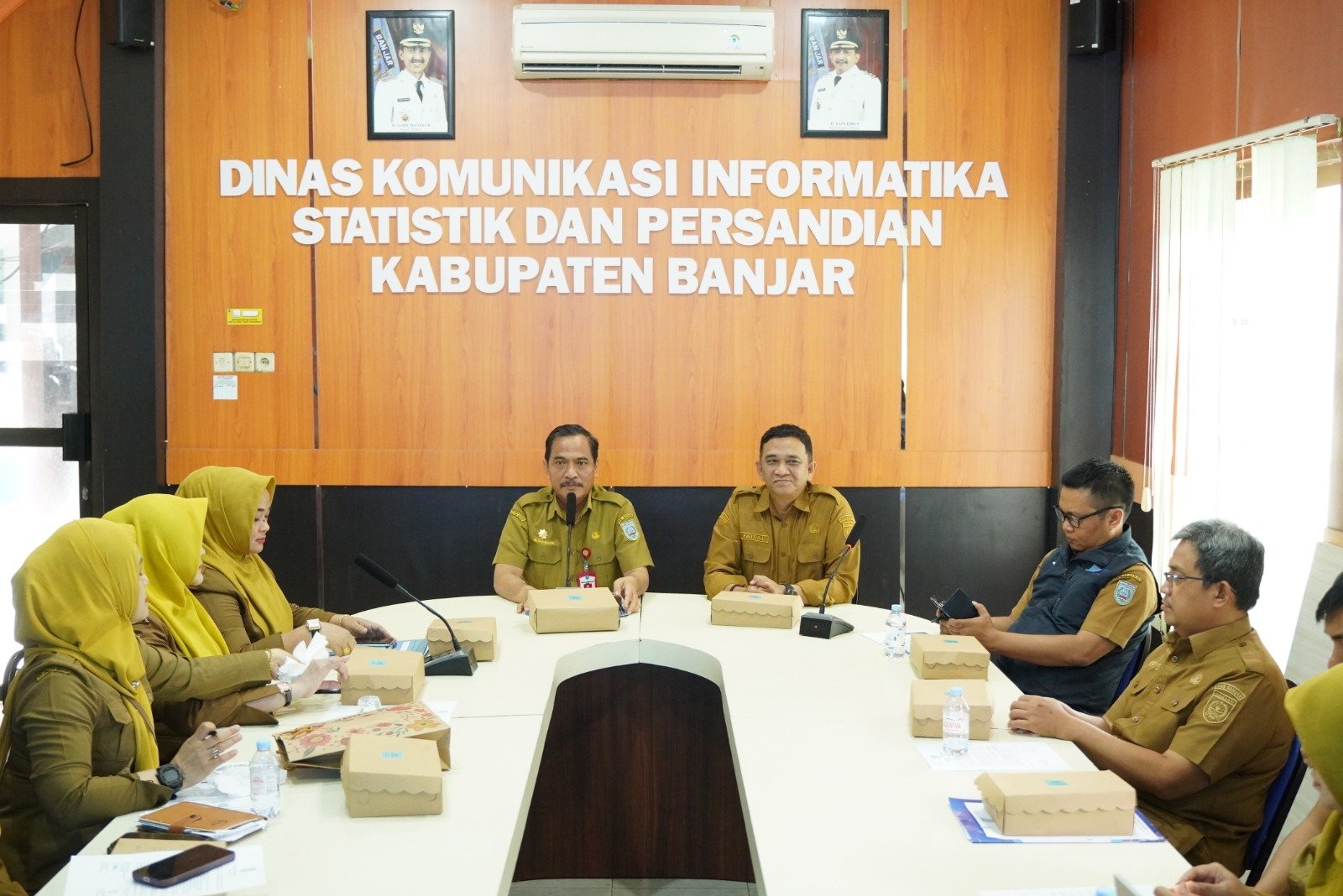 DKISP Kabupaten Banjar Teken Pakta Integritas dan Berikan Penghargaan kepada Pegawai Berprestasi