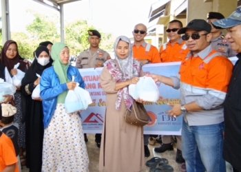 PT AGM Bersama BPBD dan Forum Jurnalis Banjar Salurkan 1000 Paket Sembako untuk Warga Terdampak Banjir Jelang Ramadhan