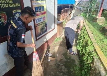 Polsek Pulau Sembilan Gelar Korve Massal, Ciptakan Lingkungan Kerja Bersih dan Nyaman