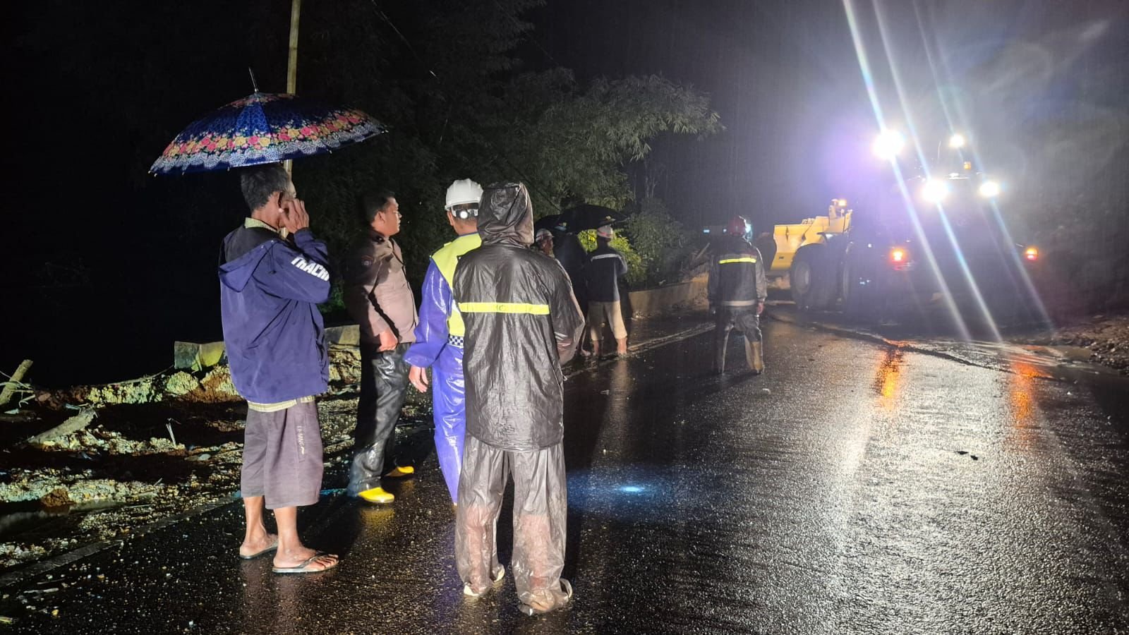 8 titik Longsor Jalur Sibolga-Tarutung Kembali Normal