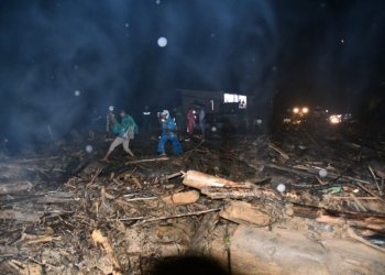 Bupati Tapteng Pimpin Aksi Cepat, Akses Sibolga–Padang Sidempuan Kembali Normal Usai Tertutup Gelondongan Kayu