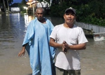 Hujan Deras Guyur Desa Sarigadung, Anggota DPRD Tanah Bumbu, Said Ismail Turun Langsung Pantau Penanganan Banjir