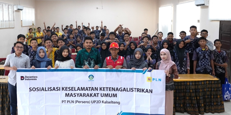 Tanamkan Budaya Keselamatan Listrik Sejak Dini, PLN Kalselteng Sosialisasi di SMKN 2 Banjarbaru