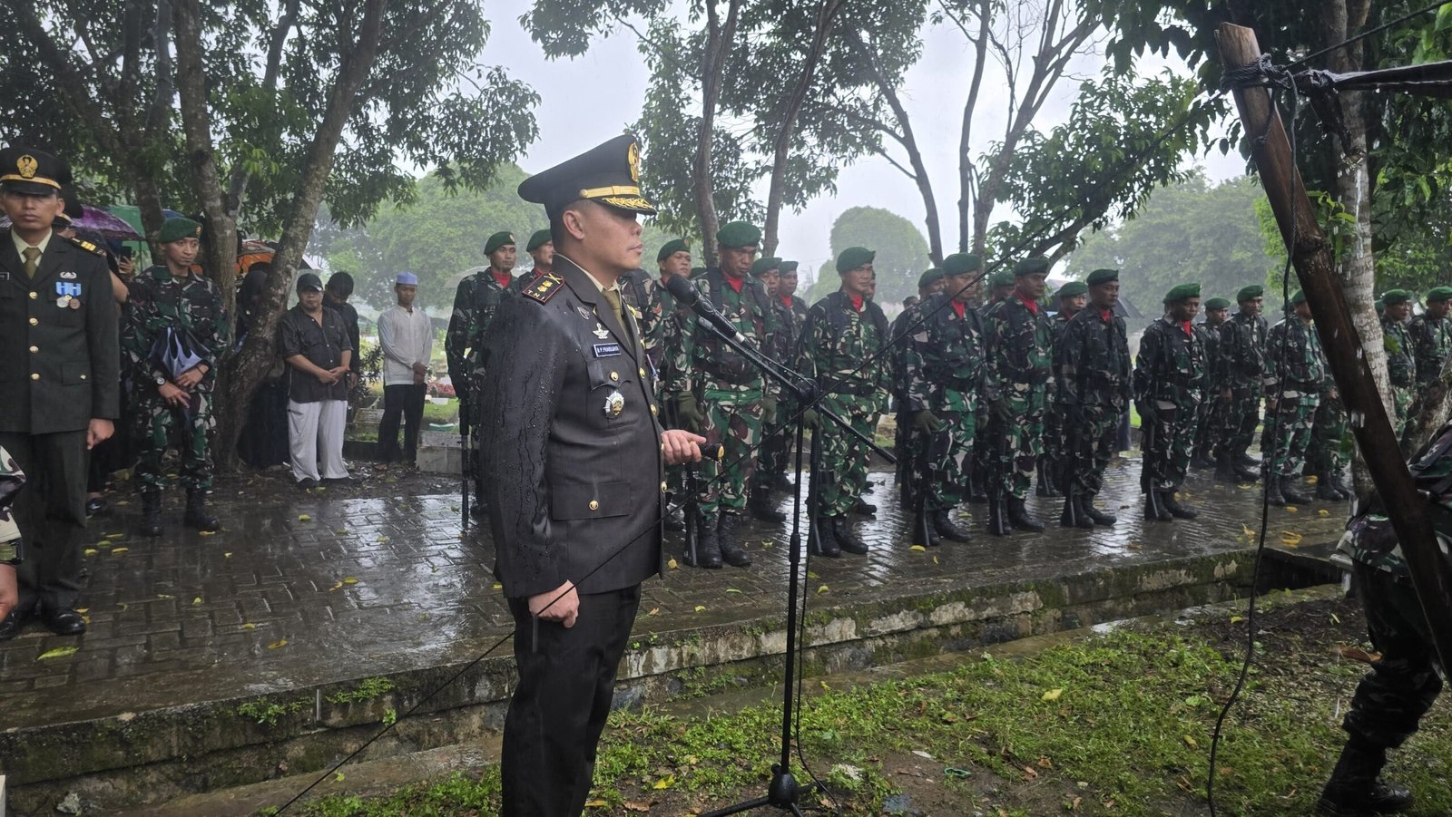 Upacara Militer Iringi Pemakaman Serma Sapriansyah, Dandim 1006/Banjar: Pengabdian Almarhum Jadi Teladan