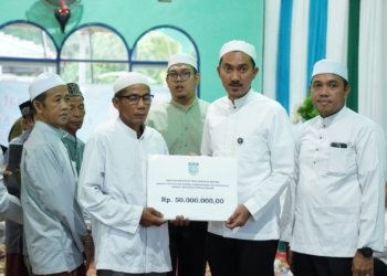 Safari Ramadan Hari Ketiga, Bupati Banjar Pererat Silaturahmi dan Serahkan Bantuan di Sungai Jati