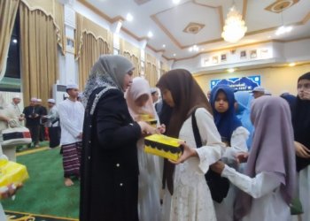 Beri Tali Asih, Lisa Halaby Ajak Anak Yatim Berani Bermimpi dan Raih Cita-Cita