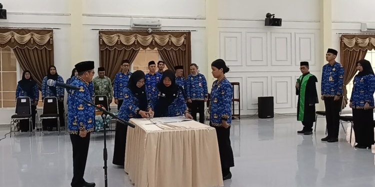 30 CPNS Resmi Dilantik Jadi PNS, Pemkab Banjar Tekankan Peningkatan Pelayanan Publik