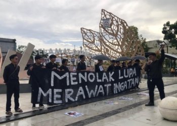 Aksi Kamisan Banjarbaru Soroti Dugaan Pelanggaran HAM Berat oleh Oknum Aparat