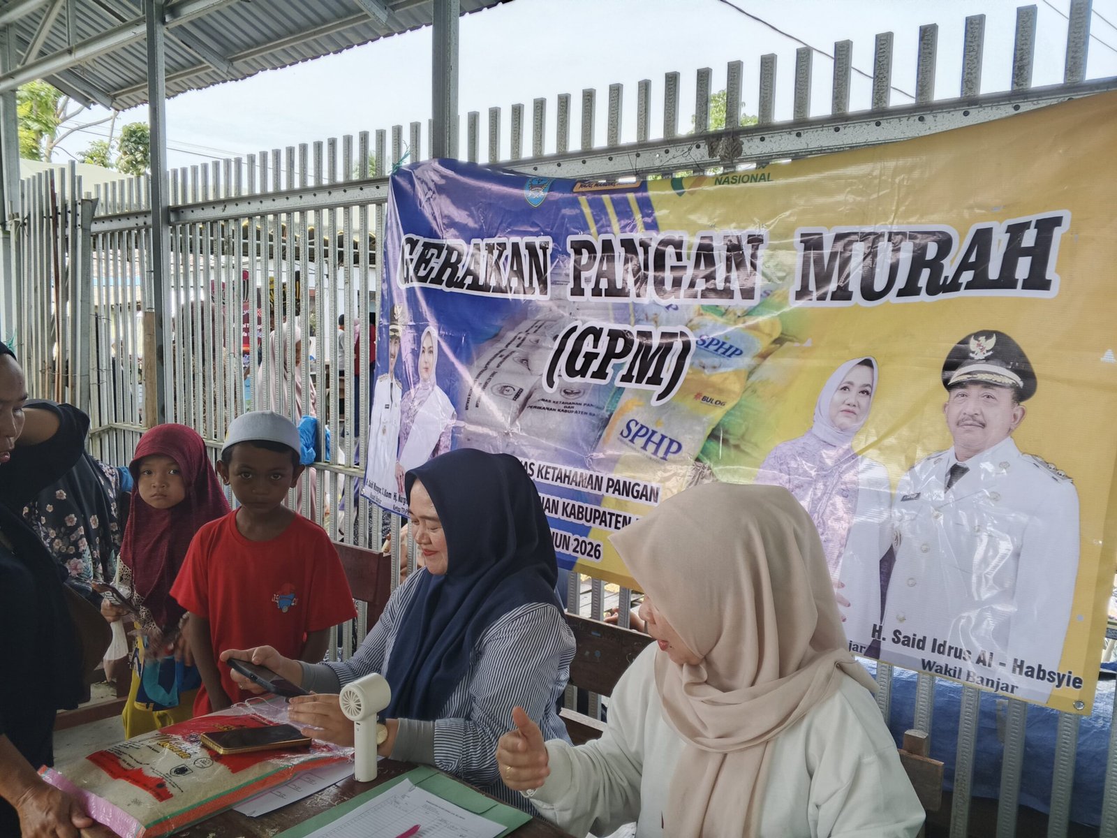 Beras Subsidi Ludes Diserbu Warga, GPM DKPP Kabupaten Banjar Hadirkan Pangan Murah Langsung ke Desa