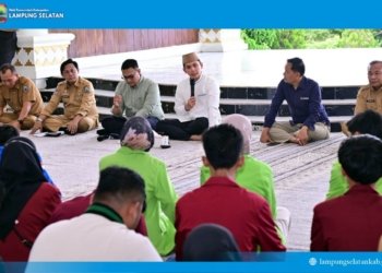 Dialog Lesehan di Pendopo Agung, Bupati Lampung Selatan Buka Ruang Kritik Mahasiswa Tanpa Sekat