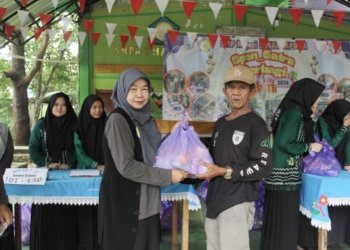 SMPN 3 Martapura Gelar “Spen_Gatra Berbagi”, Salurkan Sembako untuk Warga Sekolah dan Masyarakat