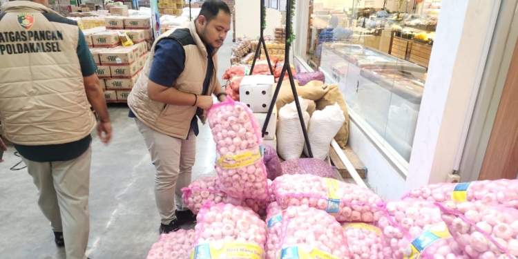 Polda Kalsel Sidak Indogrosir, Pastikan Harga dan Stok Bapokting Jelang Lebaran Aman
