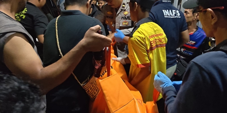 Geger! Pria 49 Tahun Ditemukan Tewas di Dalam Toko Barbershop Liang Anggang