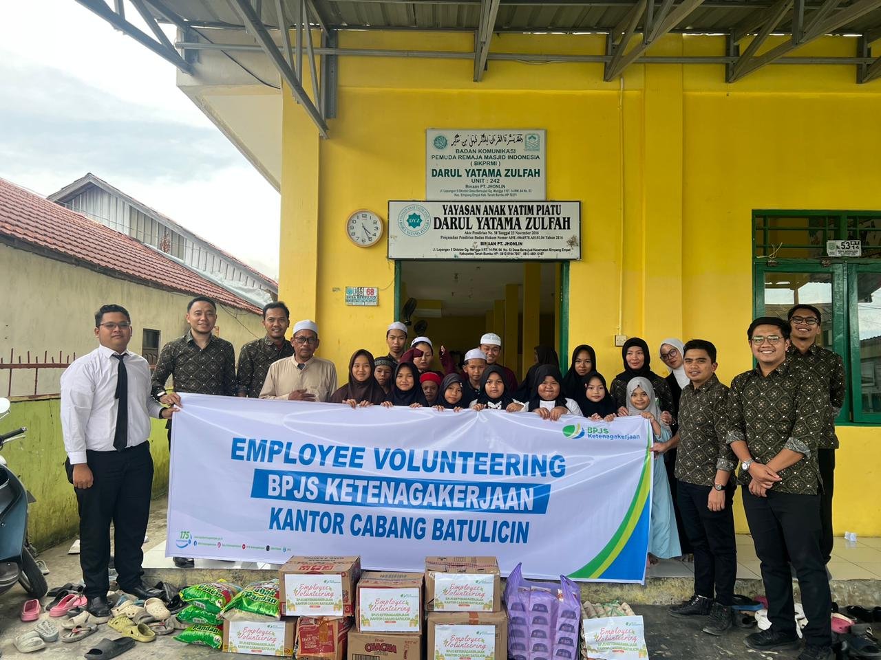 BPJS Ketenagakerjaan Batulicin Berbagi Sembako dengan Anak Yatim di Bulan Ramadan
