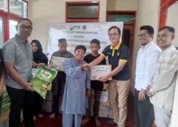 Hangatkan Ramadhan, PTK Bersama PWI Kotabaru Gelar Media Gathering dan Tebar Bantuan Sosial