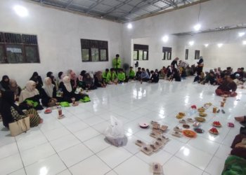 TPA Plus Al-Hikmah Sarigadung Gelar Buka Puasa Bersama, Puluhan Mahasiswa UNUKASE Berbaur dengan Santri dan Tokoh Masyarakat