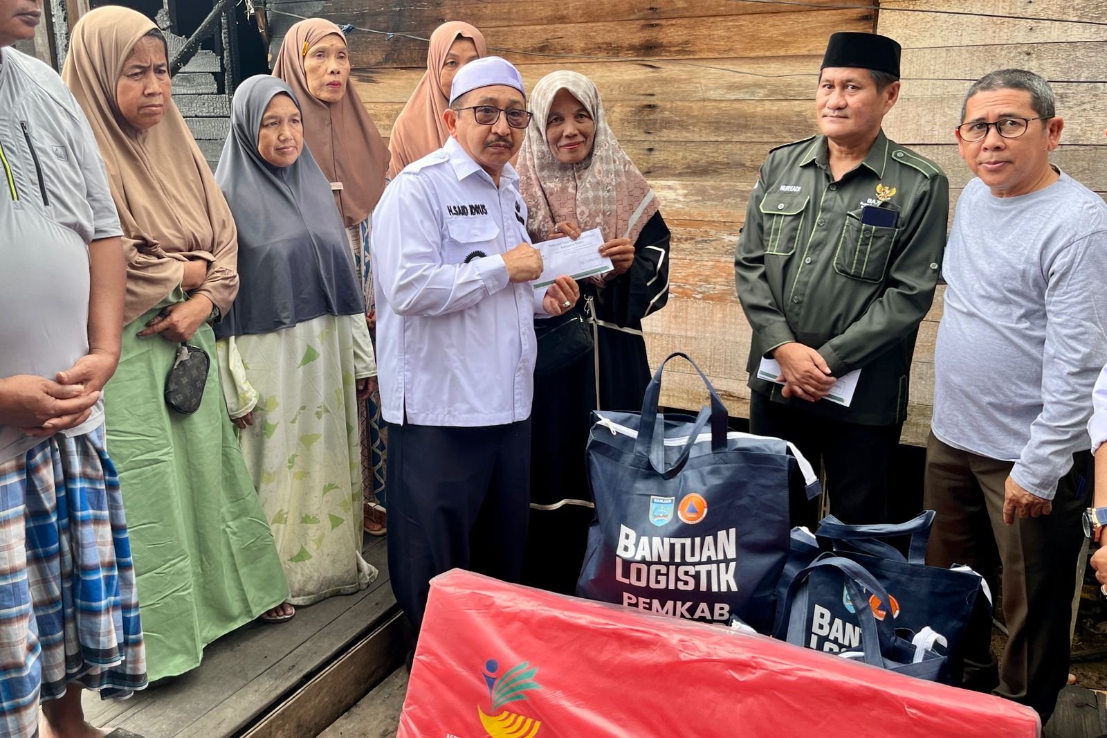 Pemkab Banjar Bergerak Cepat Bantu Korban Kebakaran Pekauman, 10 Rumah Hangus dan Puluhan Warga Kehilangan Tempat Tinggal