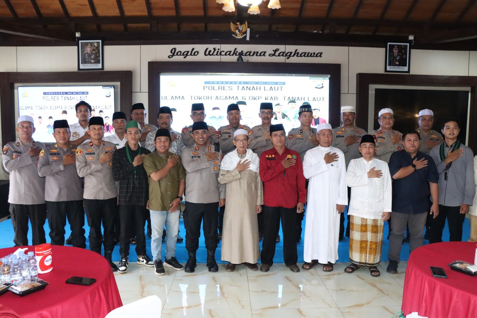 Bangun Sinergi Kamtibmas, Polres Tanah Laut Gelar Buka Puasa Bersama Ulama dan Tokoh Masyarakat